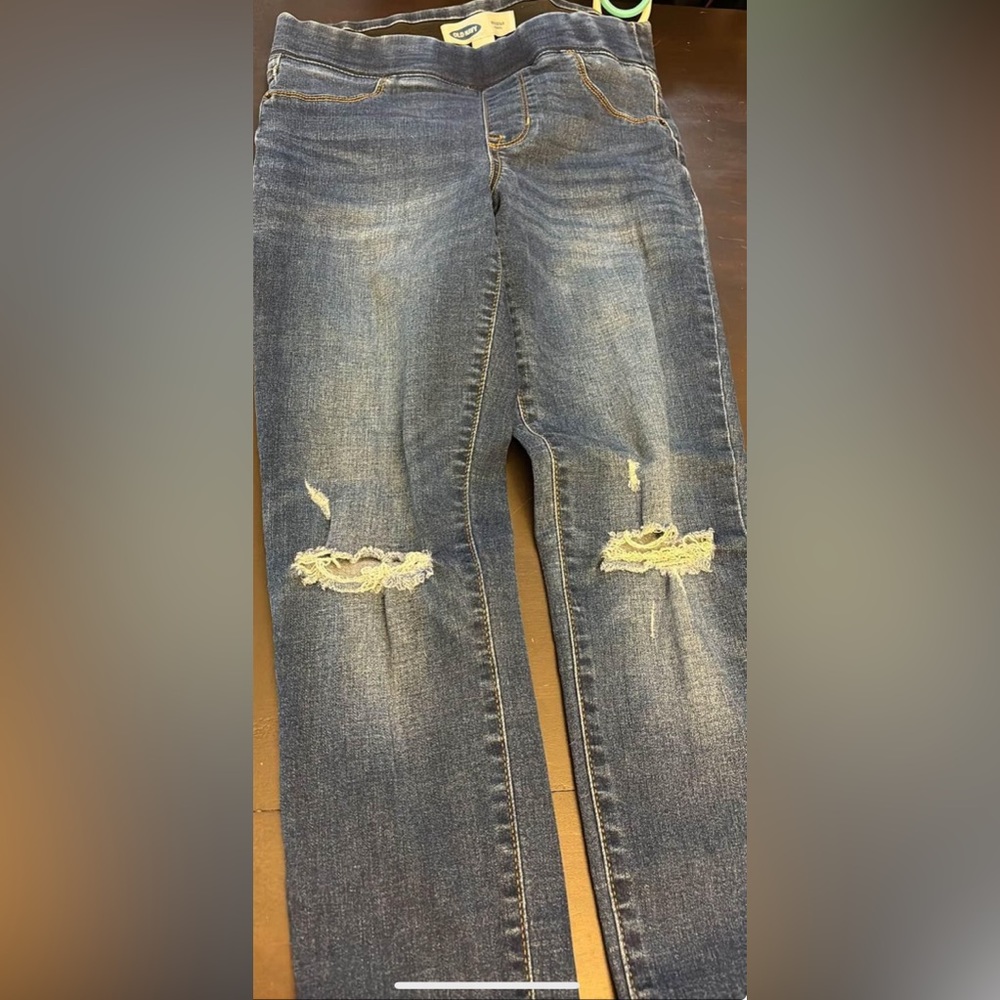 Super cute - Size 4 woman’s Rockstar Jeggings- Old Navy